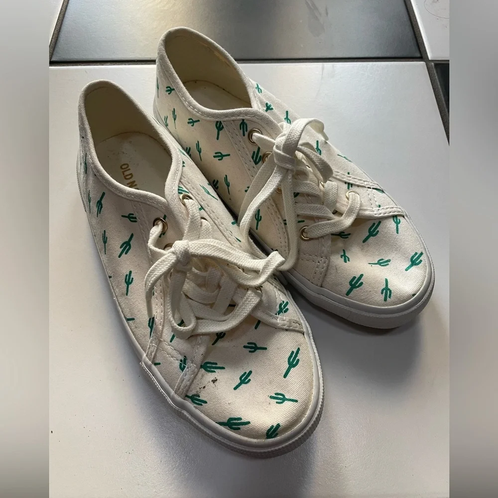 Cute White and Green Cactus Sneakers - Picture 2 of 3